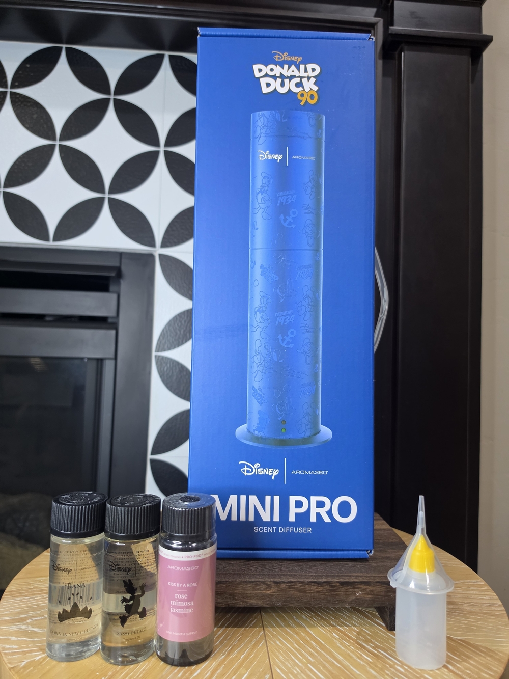 Disney Donald Duck Blue Mini Pro Scent Diffuser With 1 Pro Pod Oil & 2 Refills